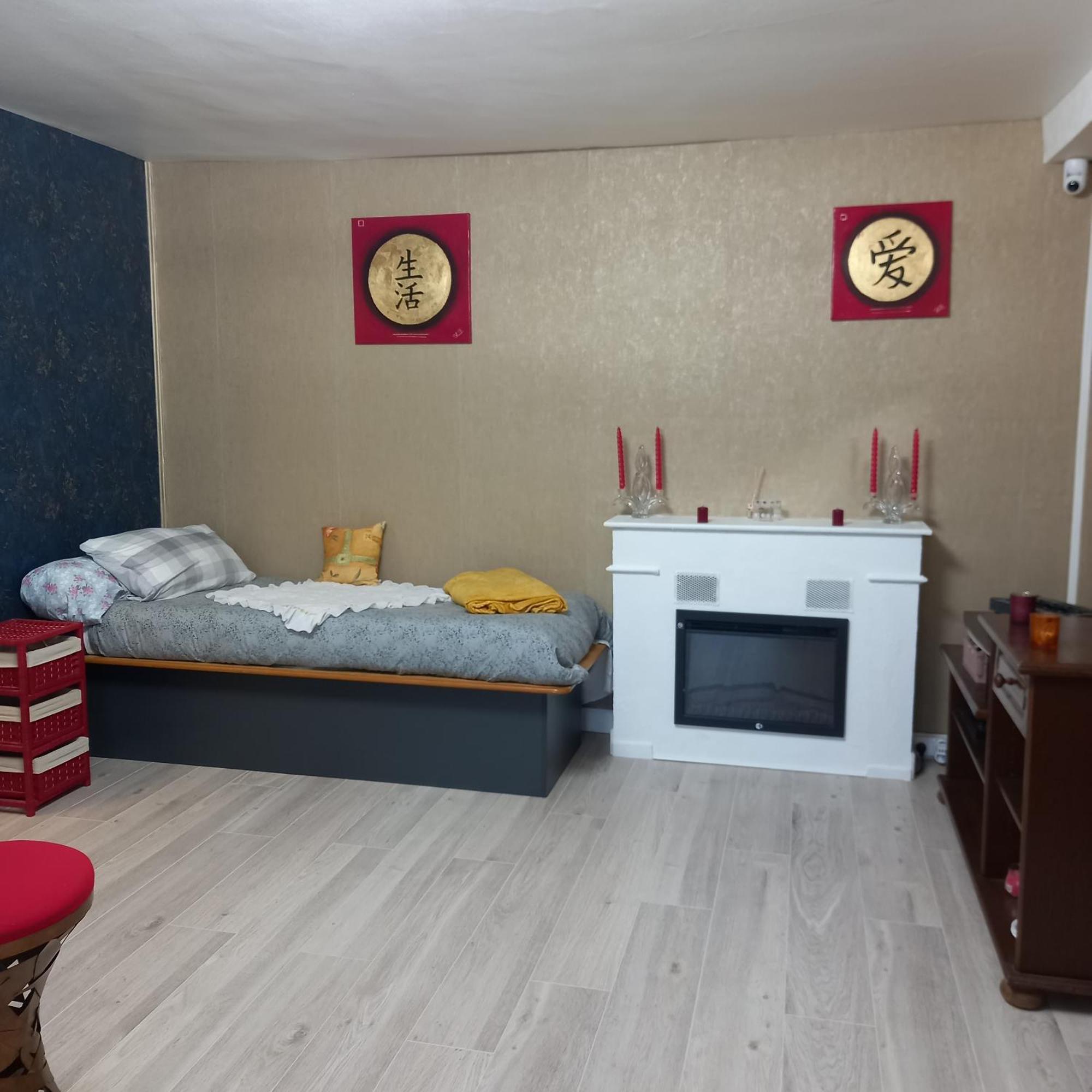 Une Chouette Maison Arcay  Exteriér fotografie